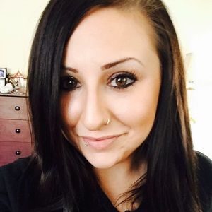 Meet your Posher, Caitlin